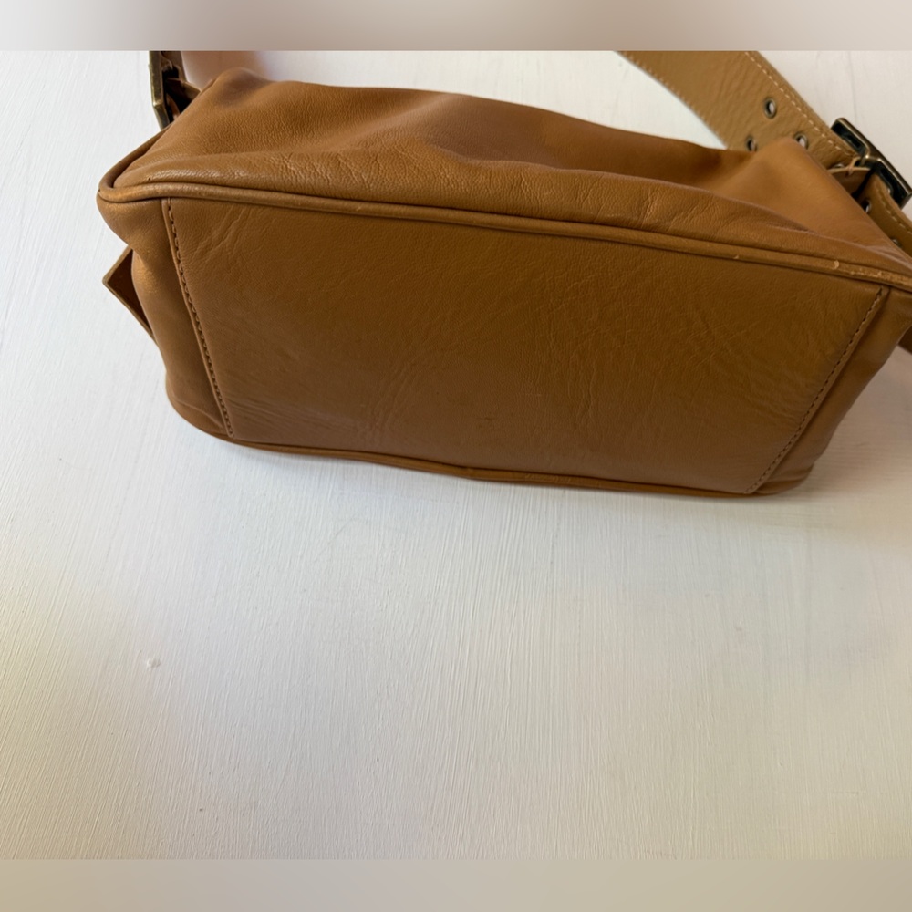 FREE PEOPLE Arm Candy Leather Shoulder Bag in Gold Coast $98 EXCELLENT - Picture 4 of 7